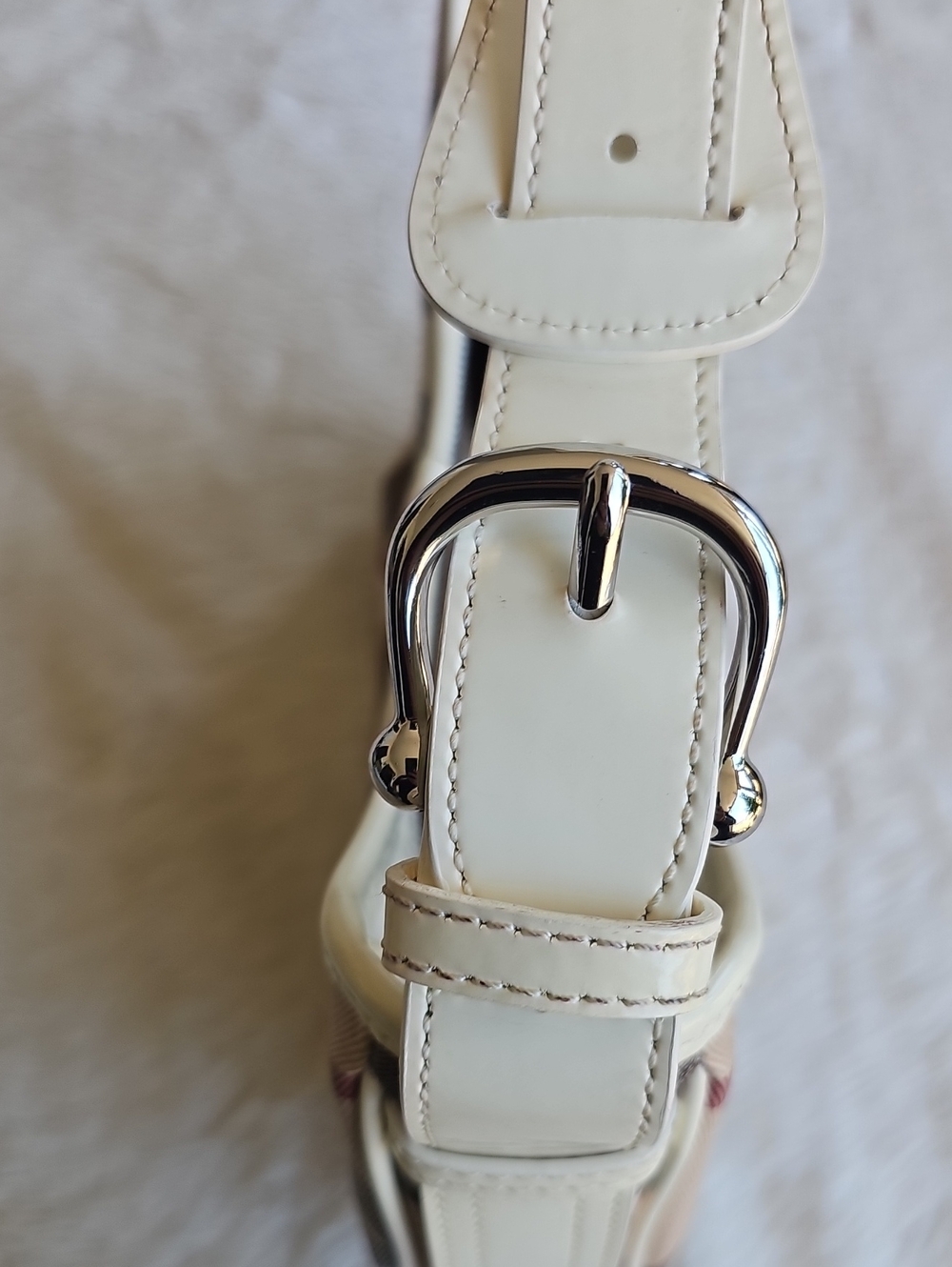 BURBERRY Vintage House Check White Leather Hobo Shoulder Bag with Dust Bag - Picture 6 of 15